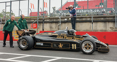 Lotus 91-5 1982 in pit lane prior to qualifying